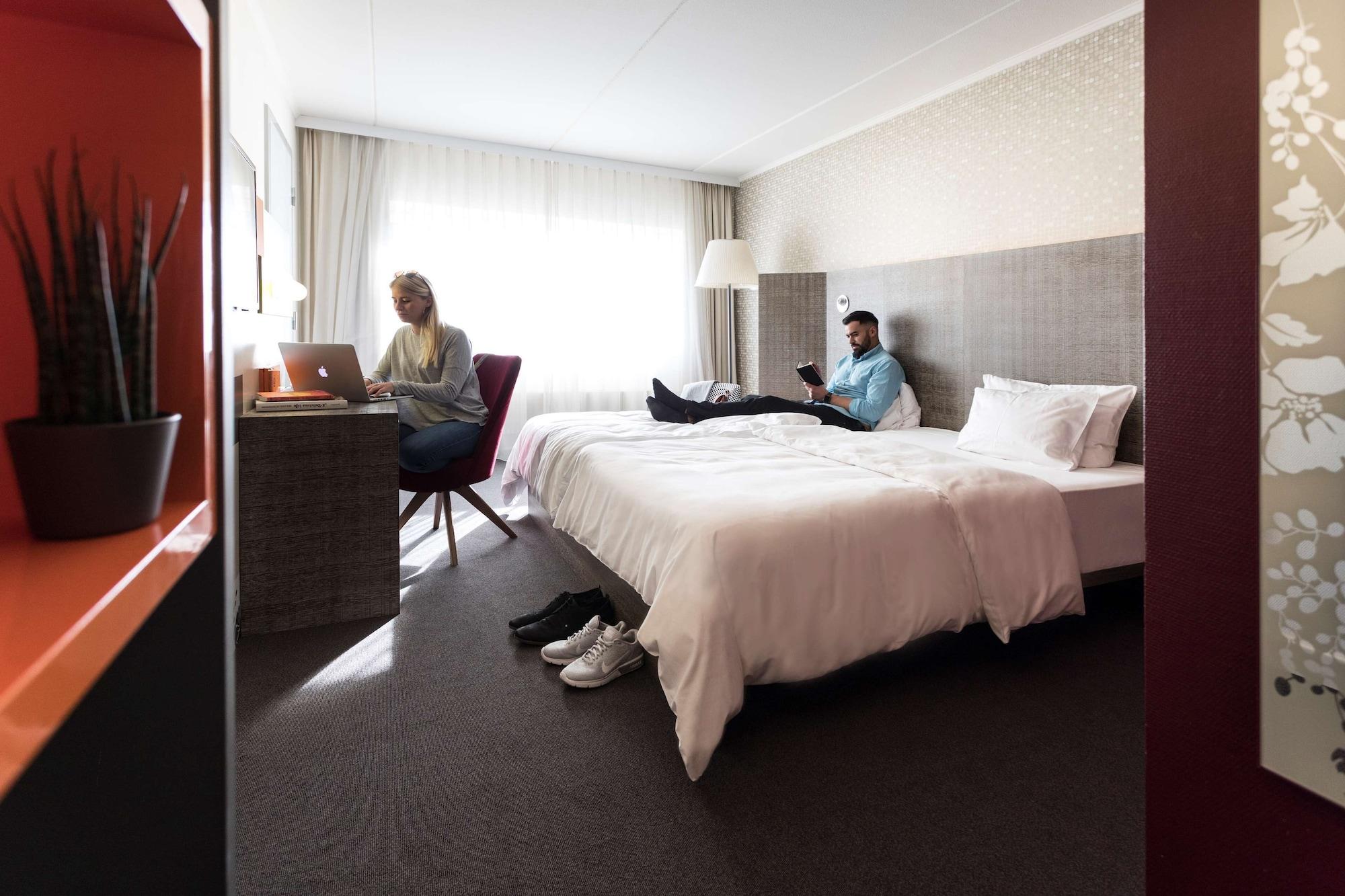 Pentahotel Касел Екстериор снимка