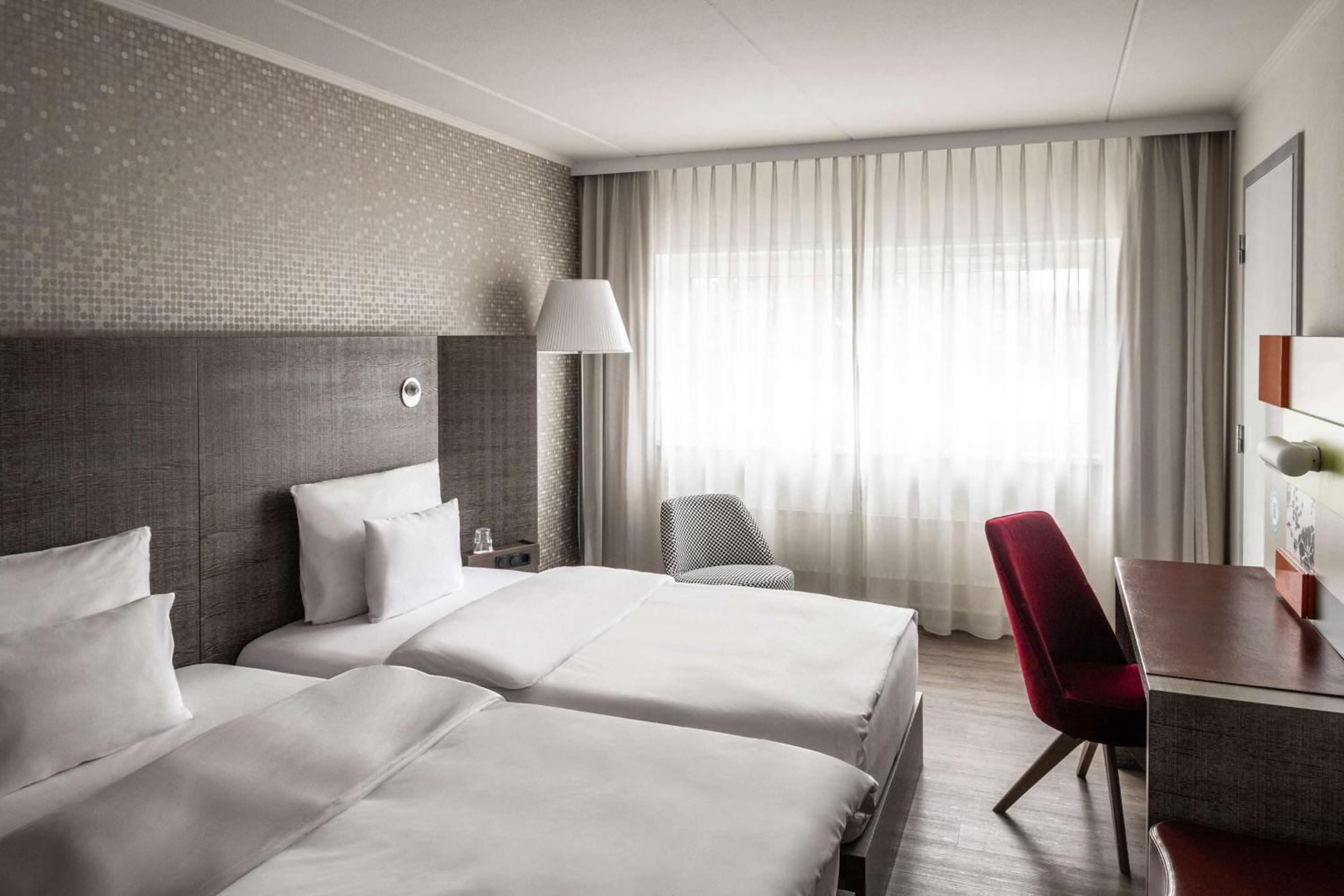 Pentahotel Касел Екстериор снимка