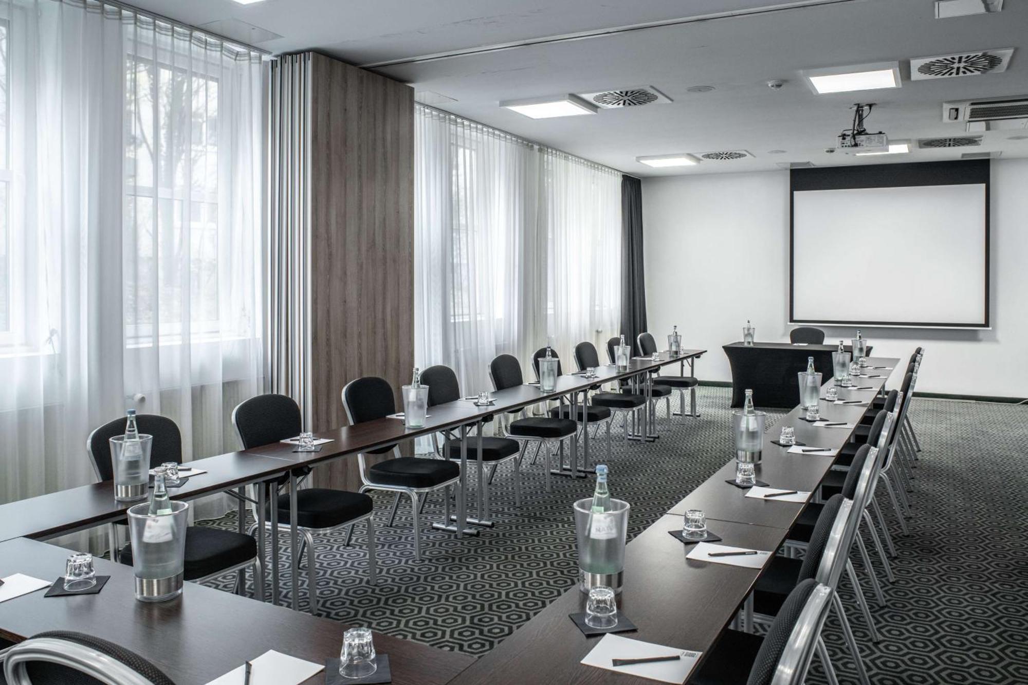 Pentahotel Касел Екстериор снимка